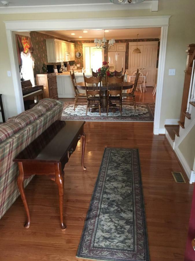 Downtown Abode In The Heart Of The Bourbon Trail Villa Lebanon Bagian luar foto