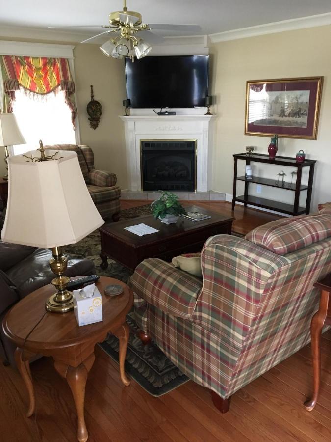 Downtown Abode In The Heart Of The Bourbon Trail Villa Lebanon Bagian luar foto